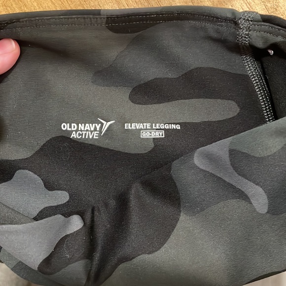 OLD NAVY Camo Leggings - Picture 6 of 7